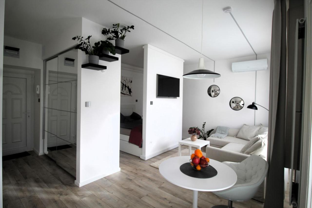 Modern Studio A Belvaros Koezepen Parkoloval- Kata Studioapartman Дьёр Экстерьер фото