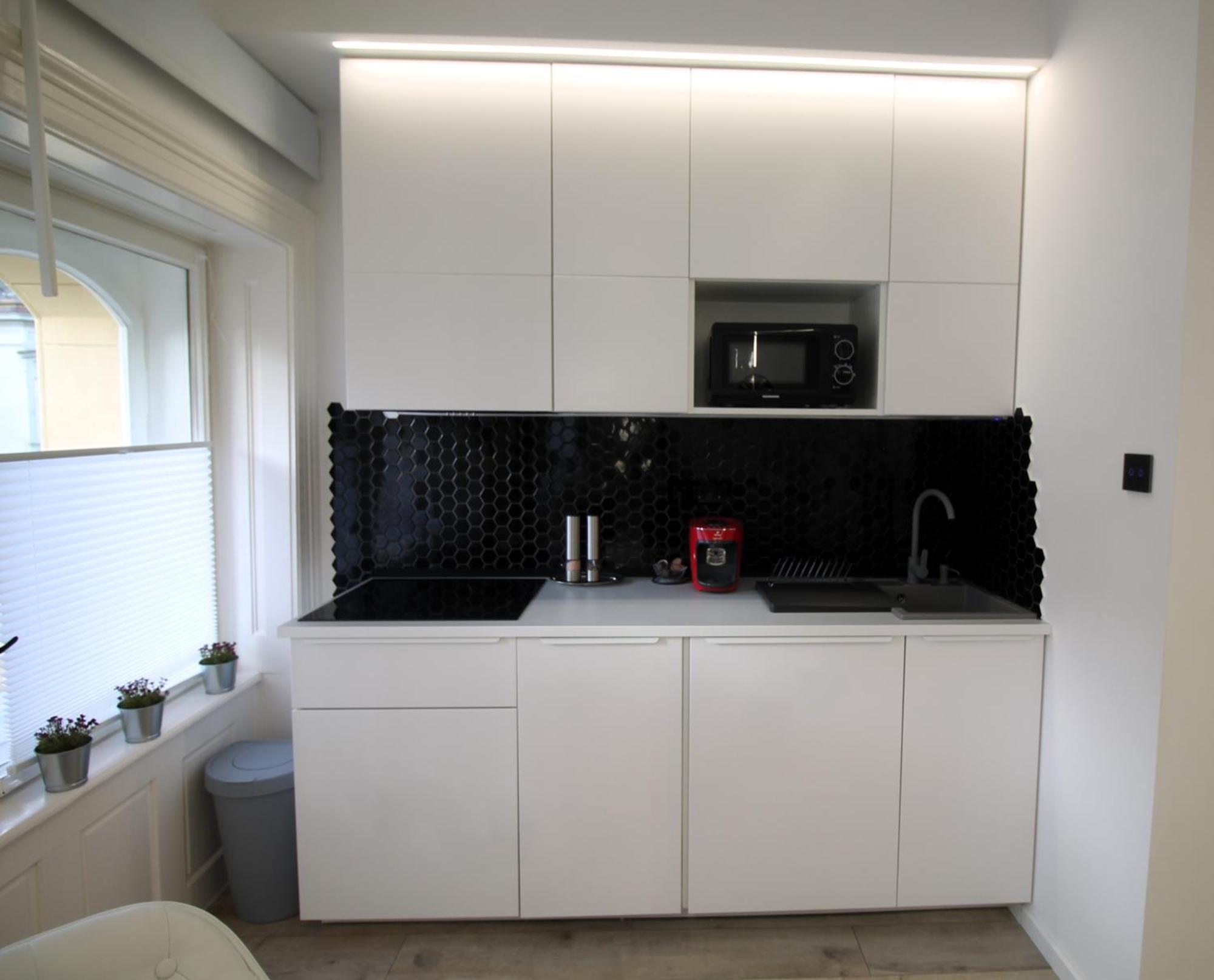 Modern Studio A Belvaros Koezepen Parkoloval- Kata Studioapartman Дьёр Экстерьер фото